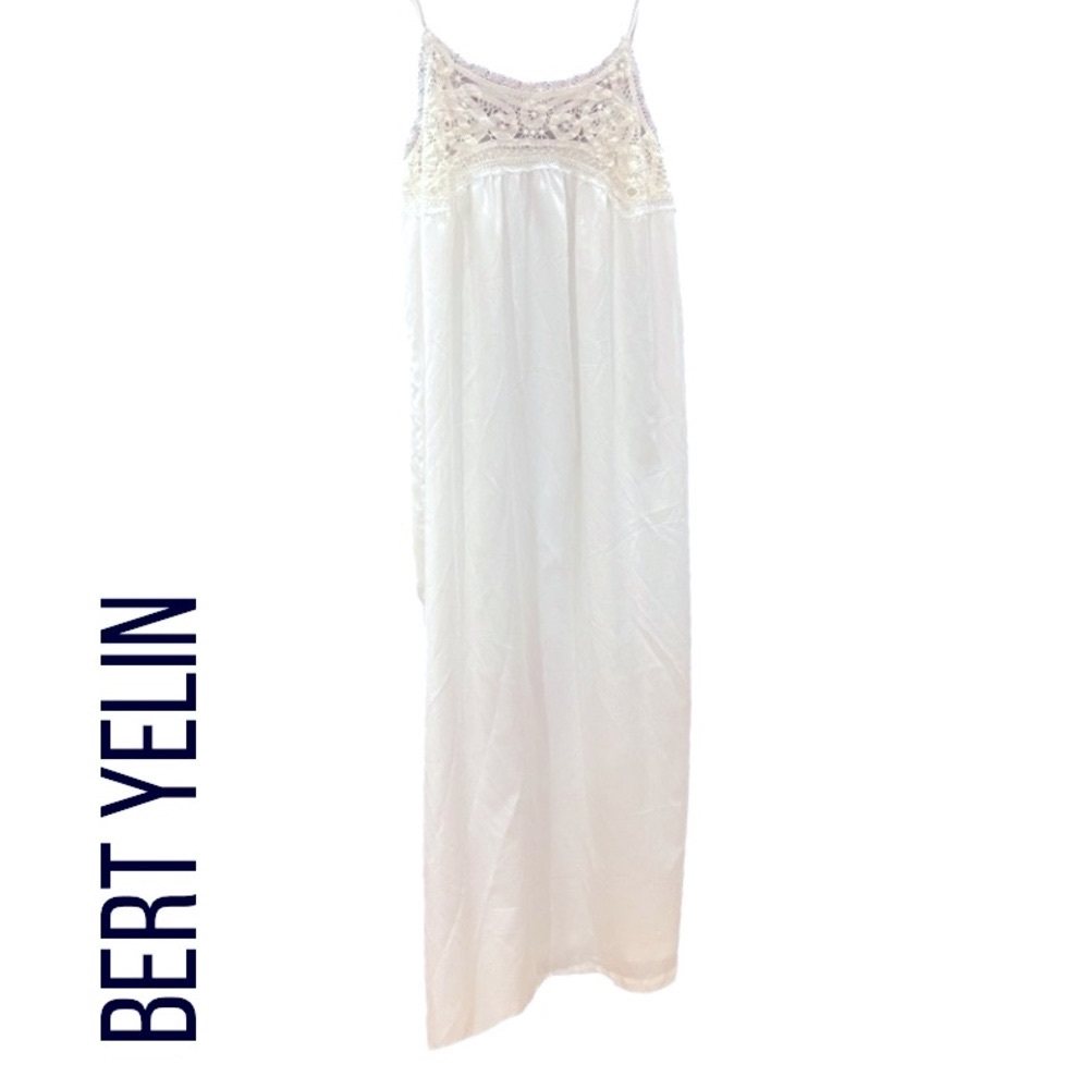 Bert Yelin White Lace-Trim Nightgown Chemise
